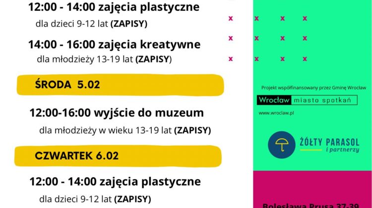 obraz po lewej stronie harmonogram zajęć po prawj zielone tło i czarny napis ferie zimowe oraz logo żółtego parasola